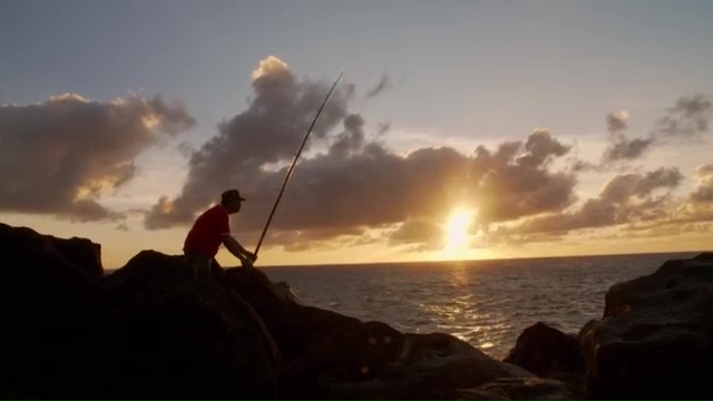 Hawaii Goes Fishing: Shoreline Fishing